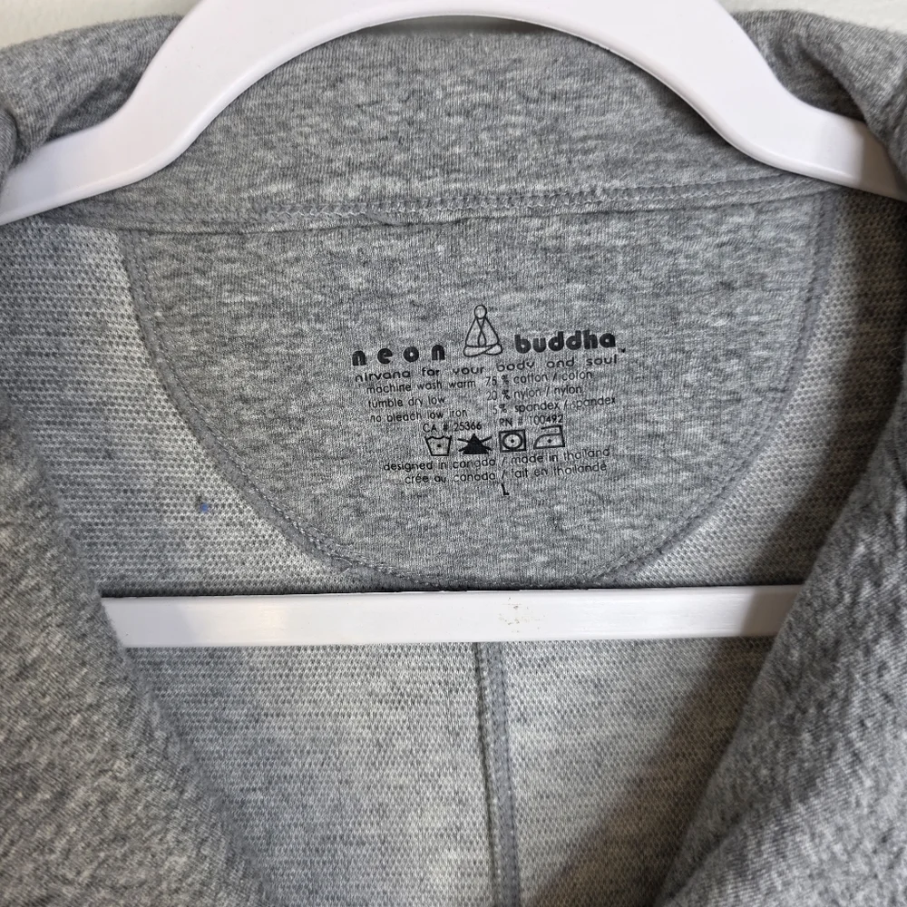 Neon Buddha Grey Ruffled Button Front Travel layering Jacket Large - Picture 2 of 3